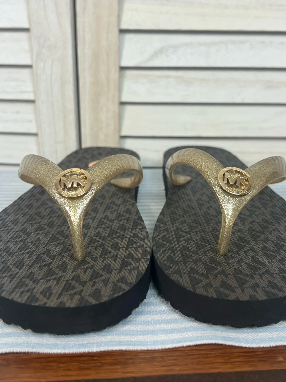Michael Kors Gold Glitter Logo Flip-Flop Sandals Size 11 New